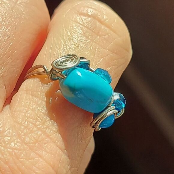 Handmade Turquoise & Blue Beaded Silver Wire Wrapped Ring Size 7.5 - Picture 9 of 11